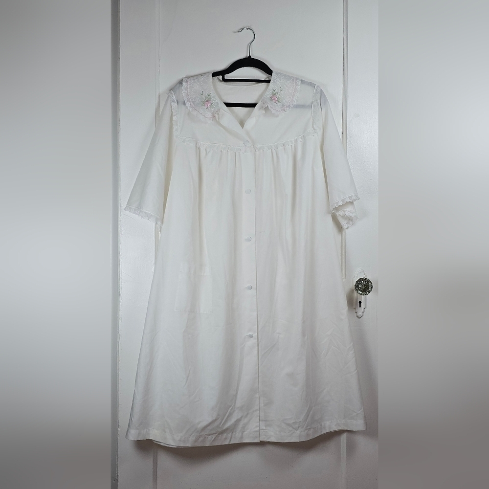 Sears Vintage White Cottagecore Grannycore Lace Trim Nightgown Size L